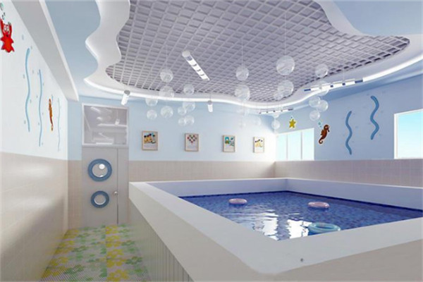 玲珑门婴儿游泳